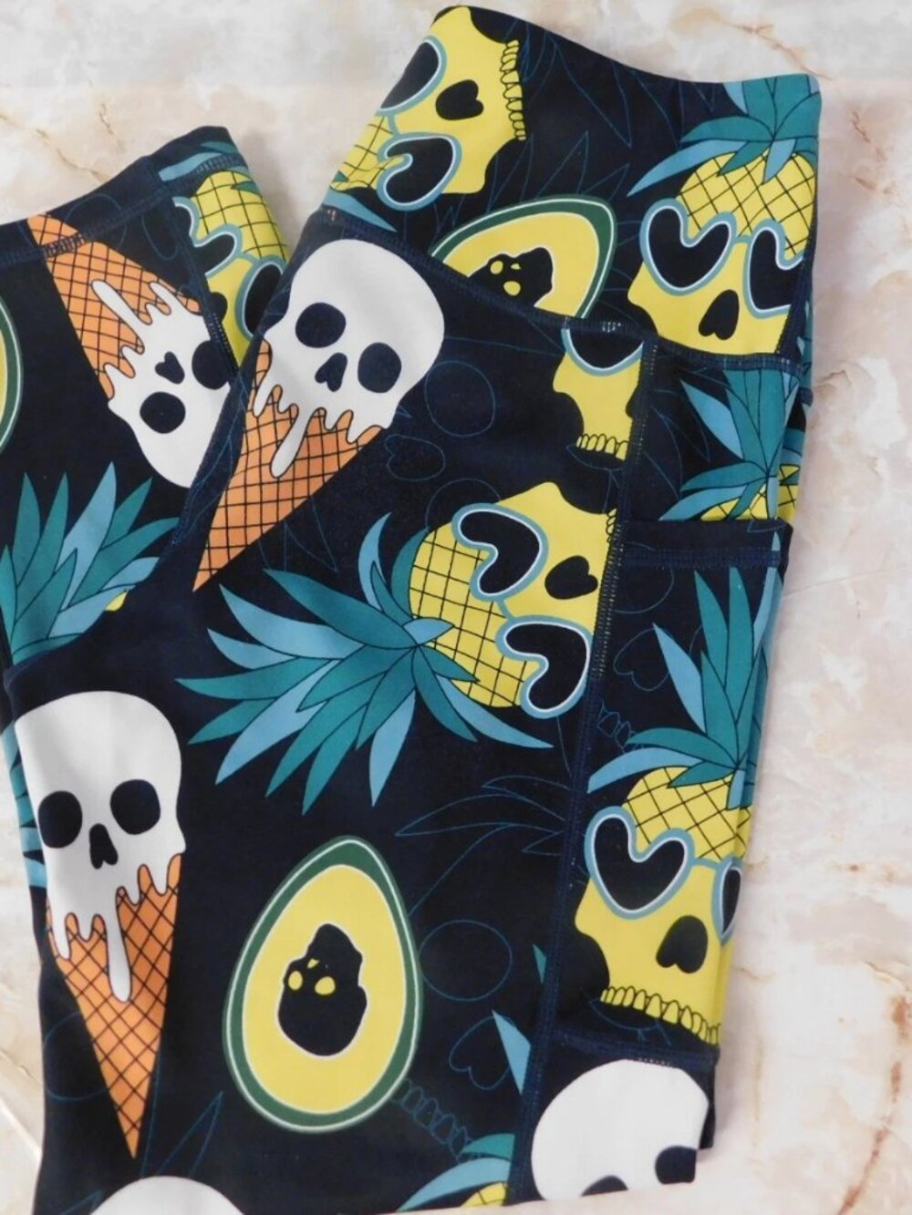 Constantly Varied Gear Squats Approved Capri Pants sz Small Skull Ice Cream